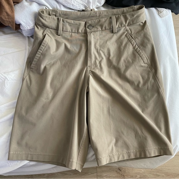 Lululemon ABC Classic Fit Golf Shorts 9” Tan Trench Khaki Size 30 Chino Stretch - Picture 1 of 3